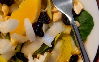 frischer Chicorée-Salat mit Mandarinen-Dressing